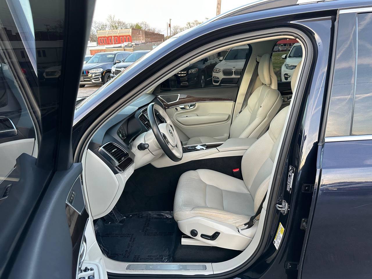 Used 2016 Volvo XC90 T6 Momentum w/ Protection Package Plus AWD/4WD image 16