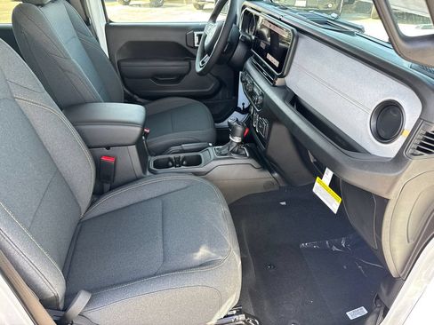New 2026 Jeep Gladiator Sport AWD/4WD image 14