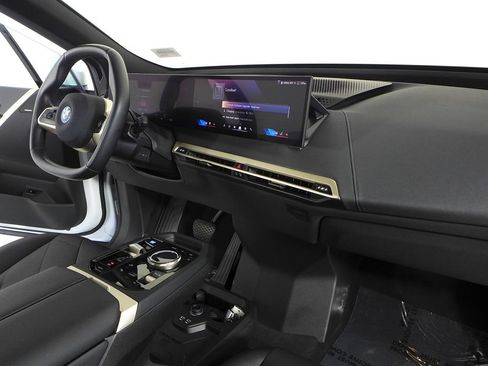 Used 2024 BMW iX xDrive50 w/ Sport Package AWD/4WD image 12