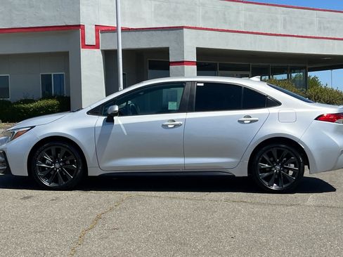 Used 2024 Toyota Corolla SE FWD image 9