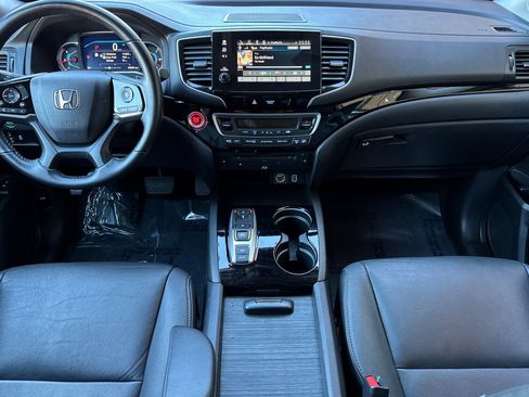 Used 2021 Honda Pilot Touring image 12