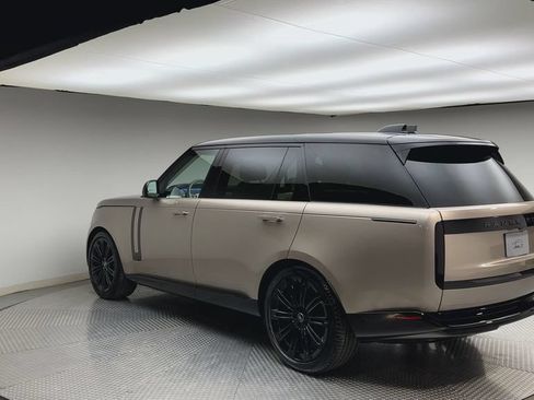 Used 2023 Land Rover Range Rover Long Wheelbase SE AWD/4WD image 4
