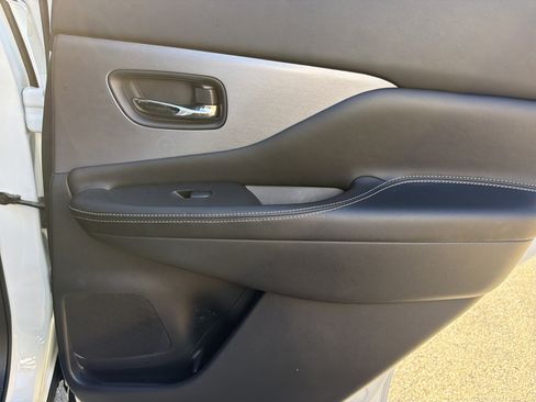 Used 2024 Nissan Murano SV w/ SV Midnight Edition Package image 16