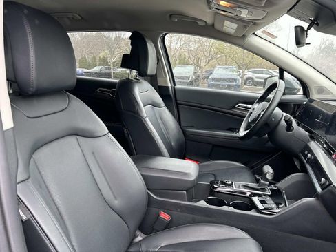 Certified 2025 Kia Sportage EX AWD/4WD image 13