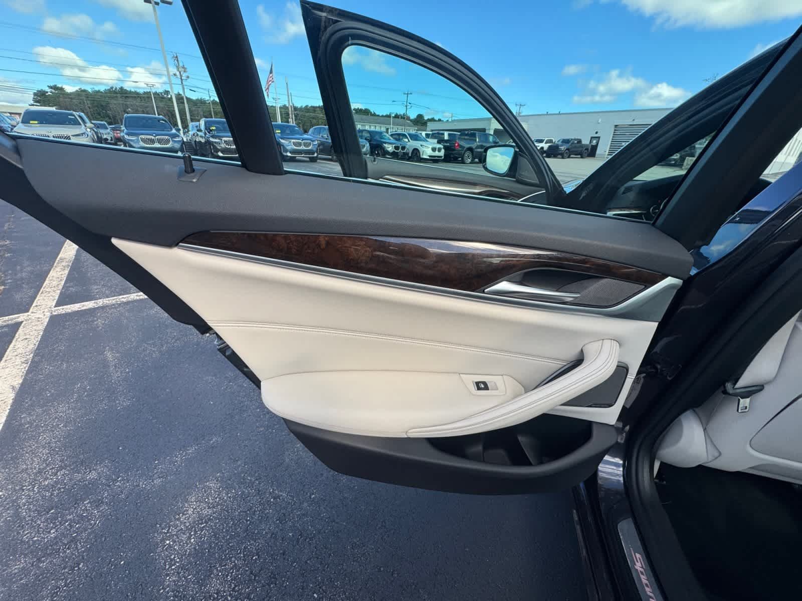 Used 2017 BMW 540i xDrive AWD/4WD image 19