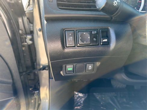 Used 2019 Nissan Sentra S image 18