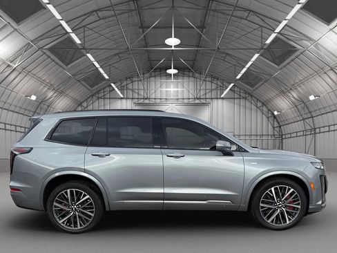 Used 2023 Cadillac XT6 Sport image 4