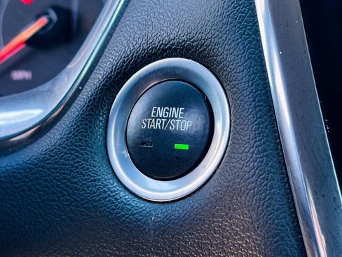 Used 2023 Chevrolet Traverse RS image 23