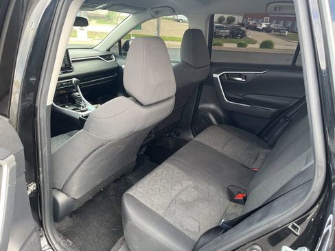 Used 2021 Toyota RAV4 XLE image 23