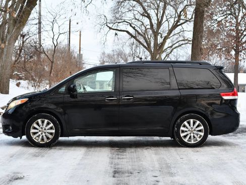 Used 2012 Toyota Sienna Limited image 6