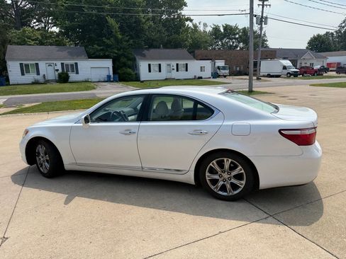 Used 2008 Lexus LS 460 RWD image 5