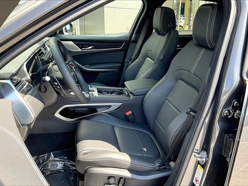 New 2026 Jaguar F-PACE R-Dynamic S image 9