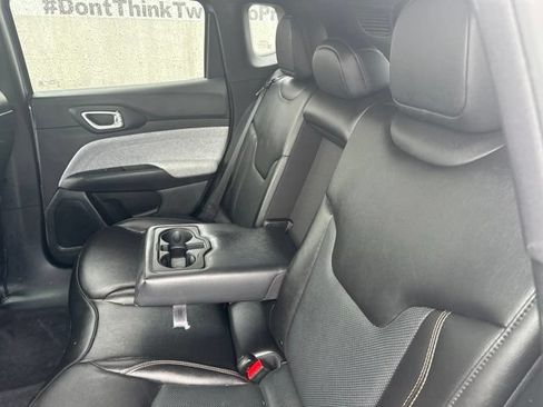 Used 2023 Jeep Compass Latitude AWD/4WD image 10