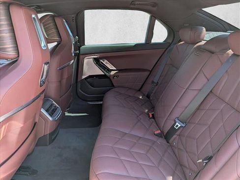 New 2026 BMW 750e xDrive image 17