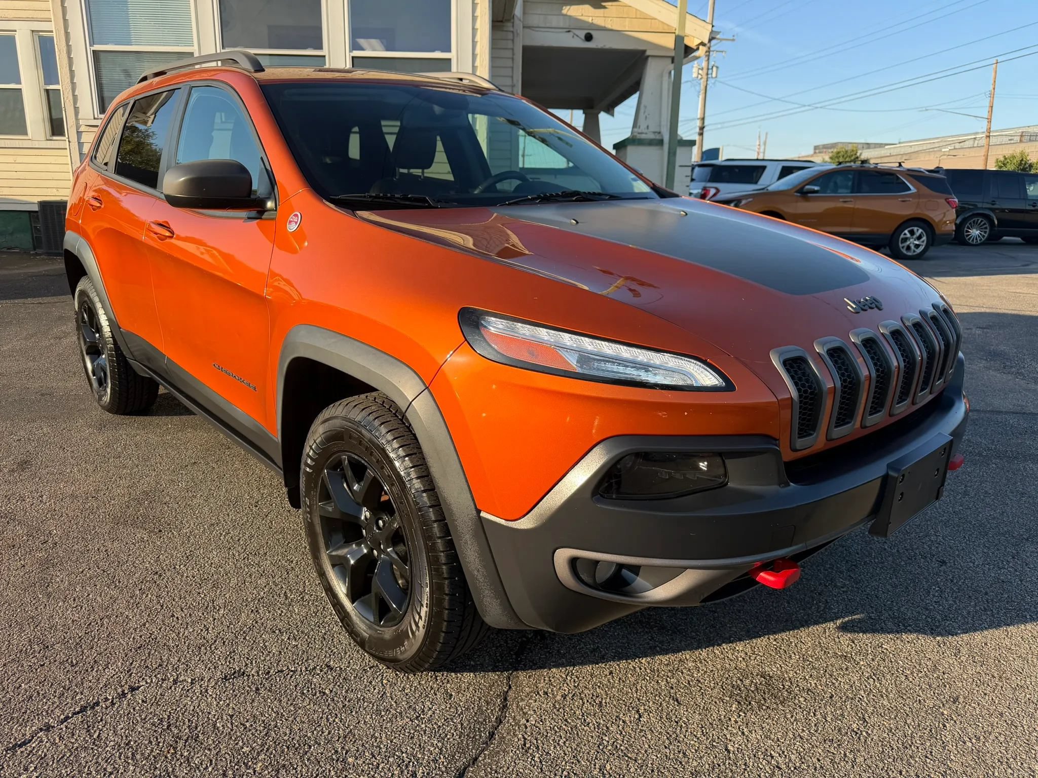 Used 2015 Jeep Cherokee Trailhawk AWD/4WD image 5