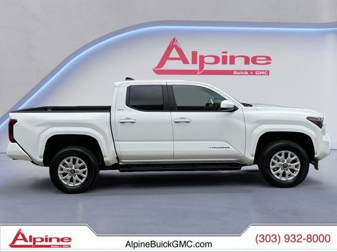 Used 2025 Toyota Tacoma SR5 AWD/4WD image 14