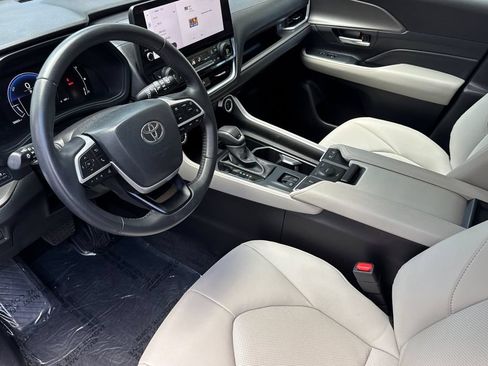 Certified 2025 Toyota Grand Highlander AWD Hybrid image 9