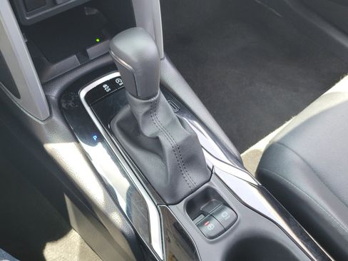 Certified 2024 Toyota Corolla Cross XLE image 19