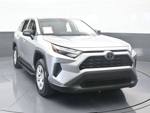 Used 2023 Toyota RAV4 LE image 9