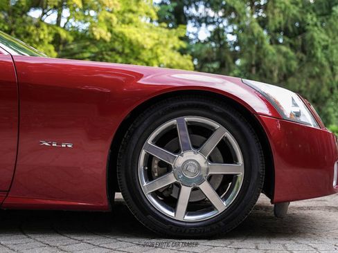 Used 2004 Cadillac XLR RWD image 9