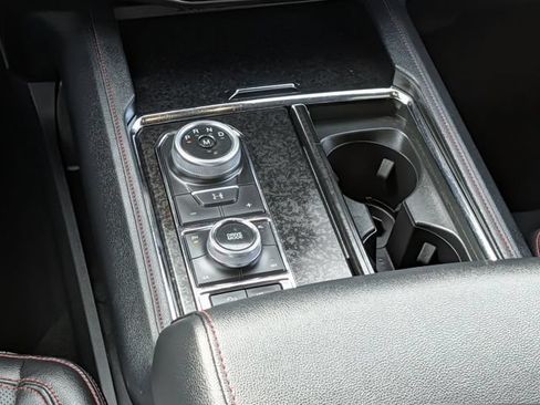 Used 2024 Ford Expedition Limited AWD/4WD image 14