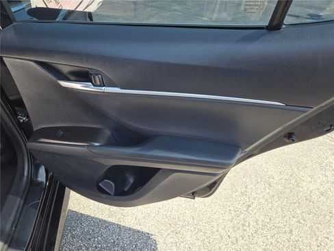 Used 2023 Toyota Camry LE AWD/4WD image 9