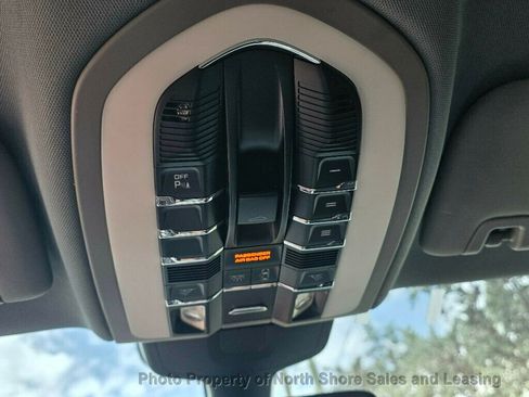 Used 2010 Porsche Panamera image 19