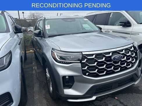 Used 2025 Ford Explorer Platinum w/ LUX Leather Package image 2