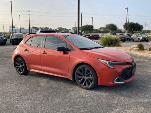 Used 2026 Toyota Corolla XSE FWD image 3