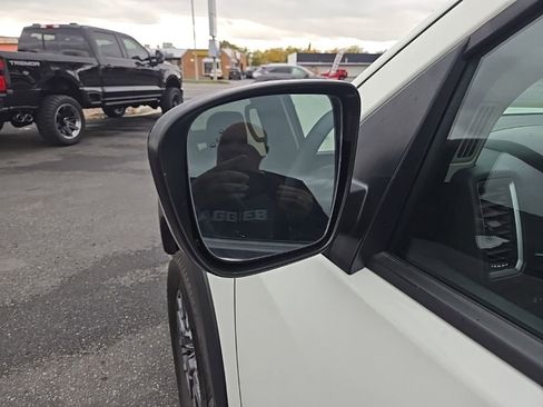 Certified 2024 Nissan Frontier SV w/ Hardbody Edition image 34