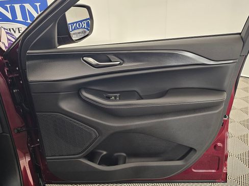 New 2026 Jeep Grand Cherokee L Laredo image 28