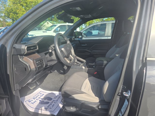 Used 2025 Toyota Tacoma TRD Sport AWD/4WD image 6