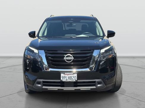 Certified 2025 Nissan Pathfinder SV FWD image 2
