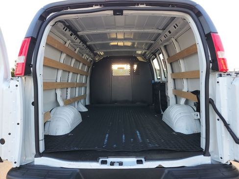 Used 2024 GMC Savana 2500 Work Van w/ Driver Convenience Package image 13