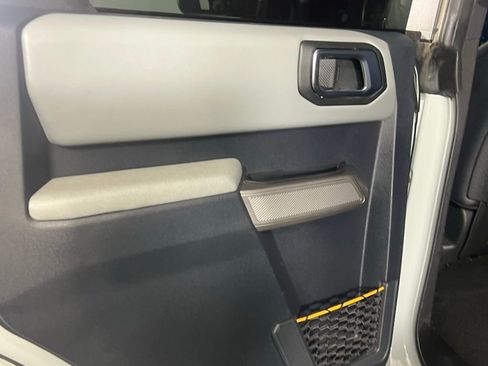 Used 2023 Ford Bronco Badlands image 26