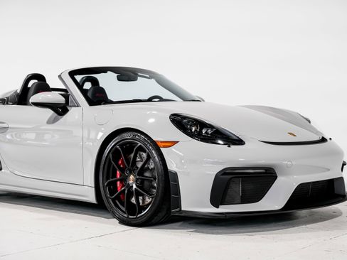 Used 2022 Porsche 718 Boxster Spyder RWD image 38