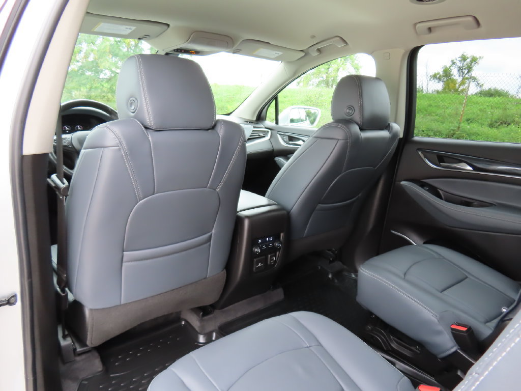 Used 2020 Buick Enclave Essence w/ Sound and Sites Package AWD/4WD image 24