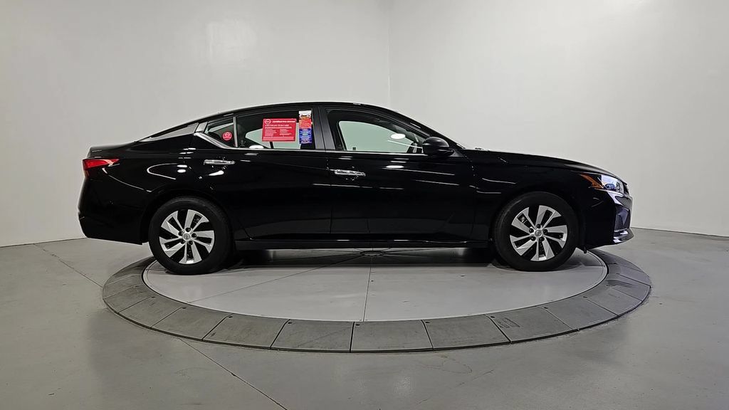 Certified 2025 Nissan Altima 2.5 S FWD image 8