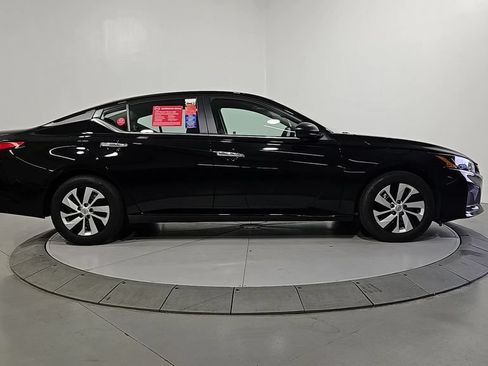 Certified 2025 Nissan Altima 2.5 S FWD image 8