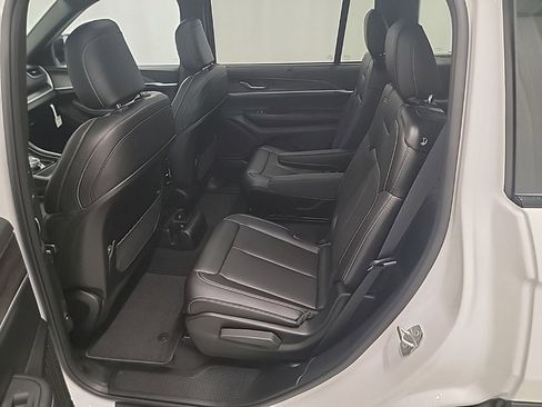 New 2025 Jeep Grand Cherokee L Limited w/ Luxury Tech Group II image 10