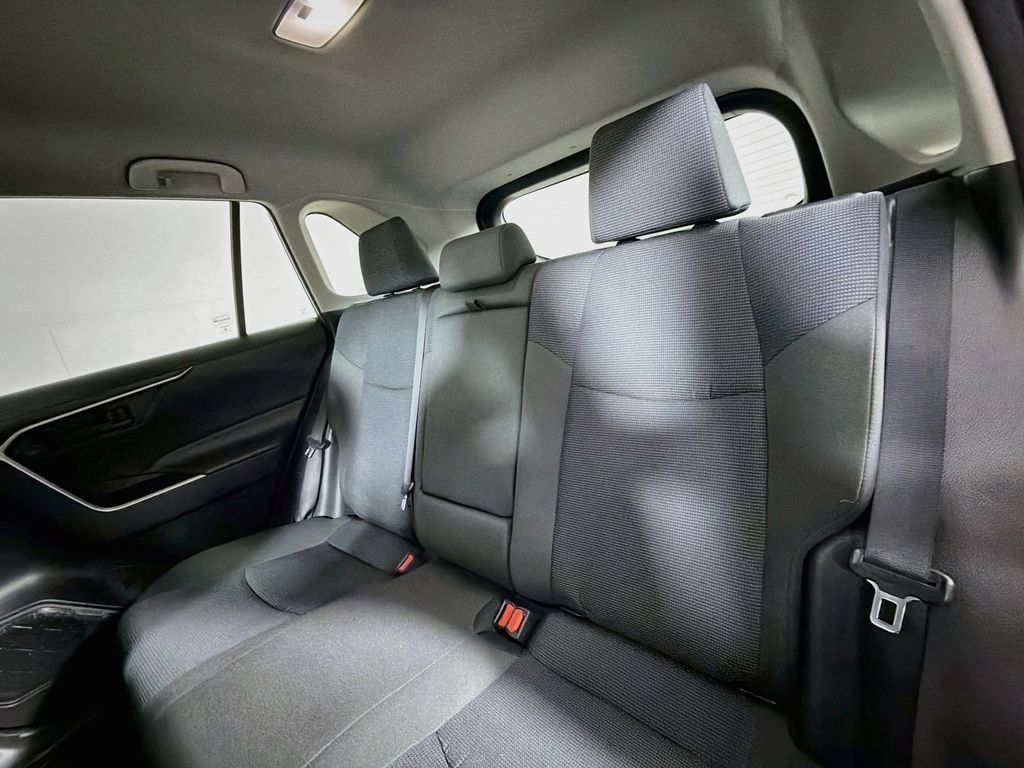 Used 2025 Toyota RAV4 LE AWD/4WD image 21