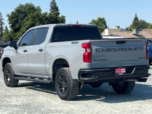 Used 2025 Chevrolet Silverado 1500 Custom Trail Boss w/ Dark Appearance Package AWD/4WD image 7