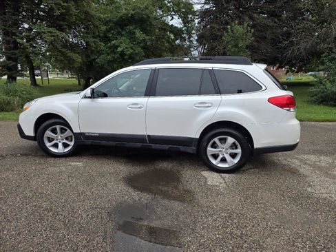 Used 2014 Subaru Outback 2.5i Limited AWD/4WD image 4