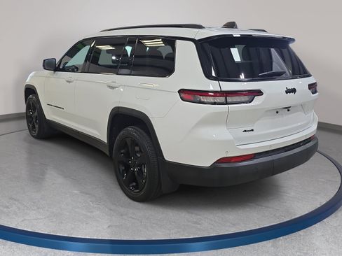 Used 2023 Jeep Grand Cherokee L Laredo AWD/4WD image 8