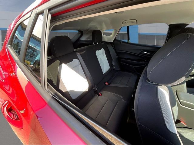 Used 2026 Chevrolet Trax LT w/ Driver Confidence Package FWD image 9