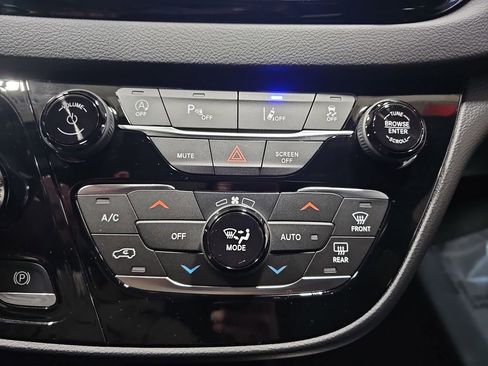 New 2026 Chrysler Voyager LX image 21