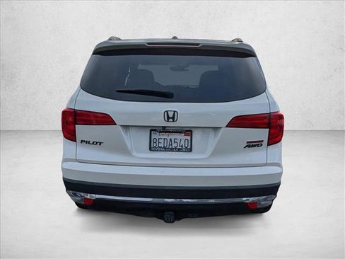 Used 2018 Honda Pilot Touring image 6