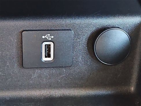 Used 2018 Ford Fusion SE w/ Fusion SE Technology Package image 22