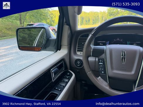 Used 2017 Lincoln Navigator Select AWD/4WD image 31