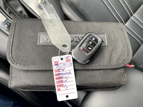 Used 2024 Honda HR-V EX-L image 23